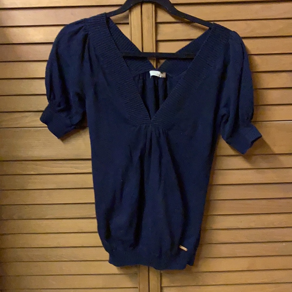 Wilfred navy blue size medium v-neck top